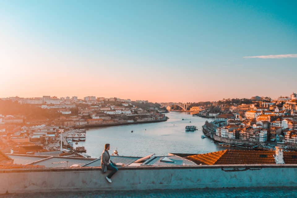 Êxodo urbano de necessidade a estilo