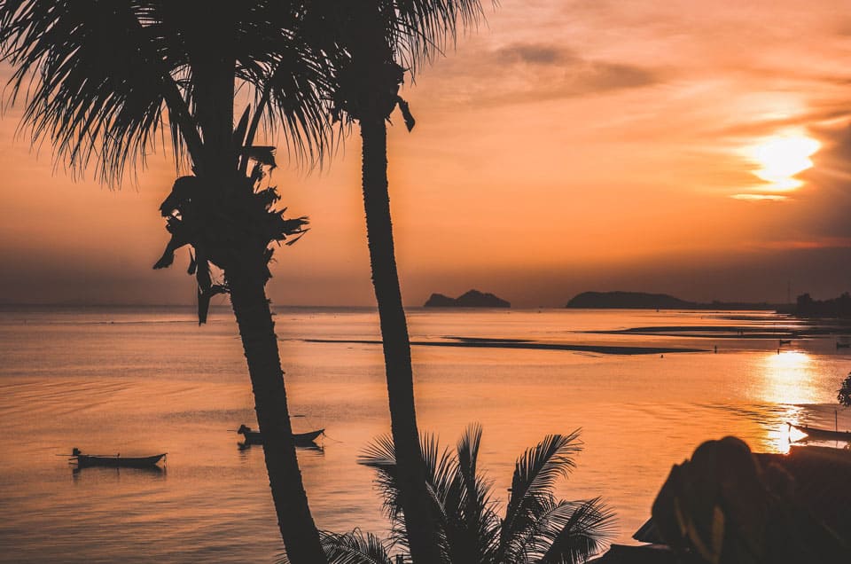 Coucher de soleil sur l'île de Koh Phangan en Thaïlande / Juin 2017